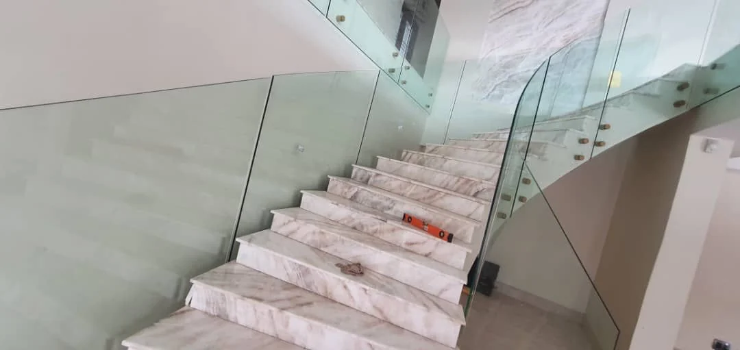 Frameless staircase glass balustrade